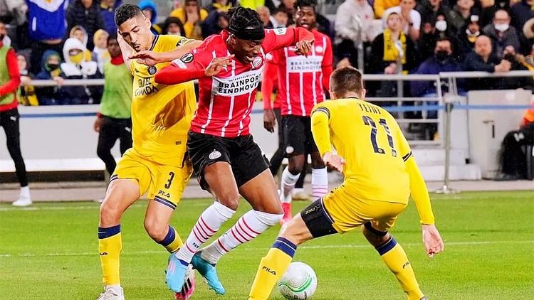 被顶膝上头 被顶膝上头