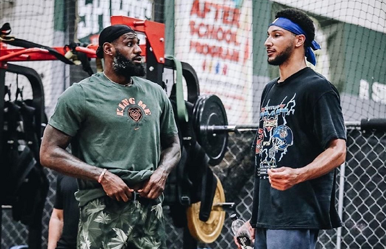 被顶膝上头 被顶膝上头