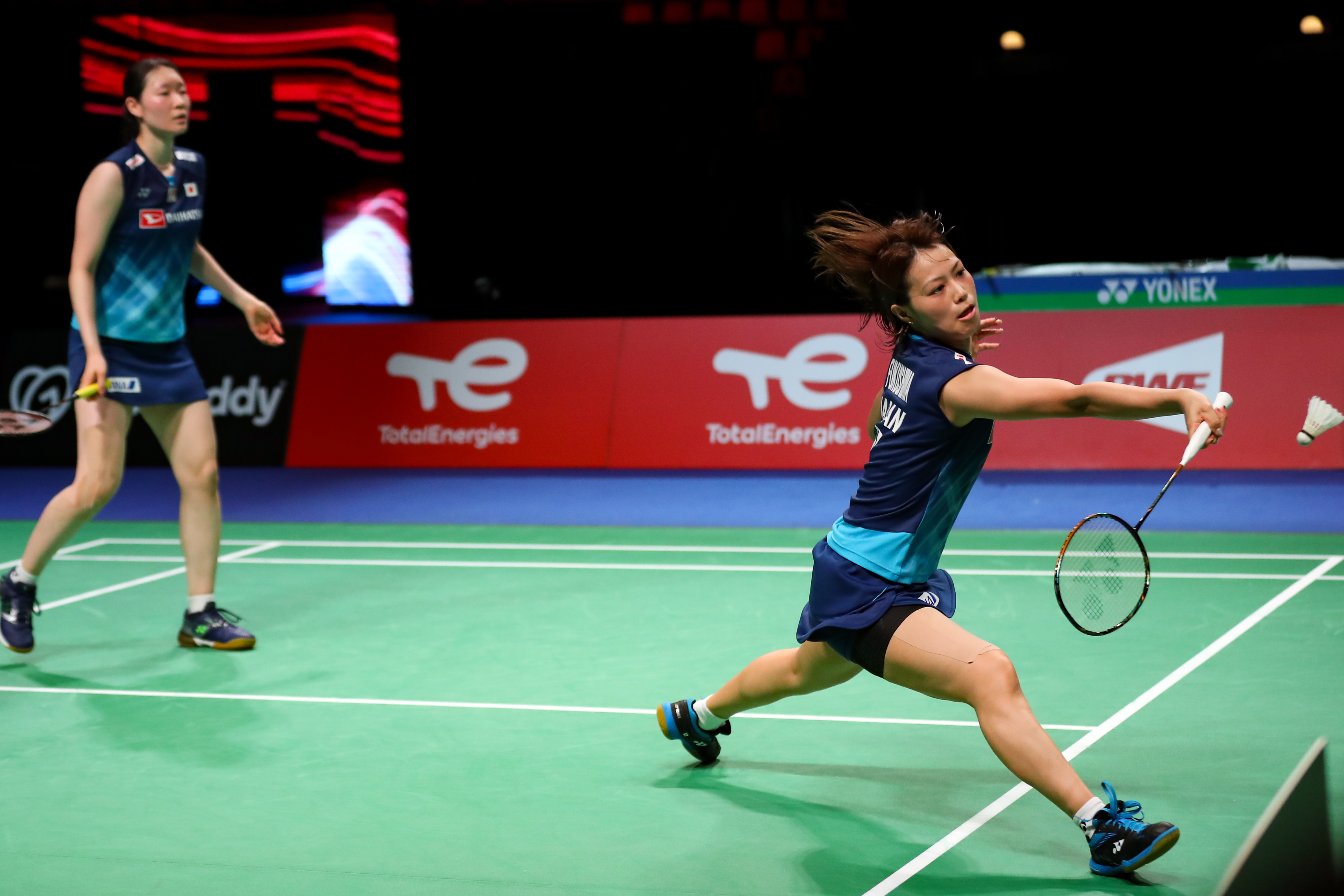 表现之间不 表现之间不