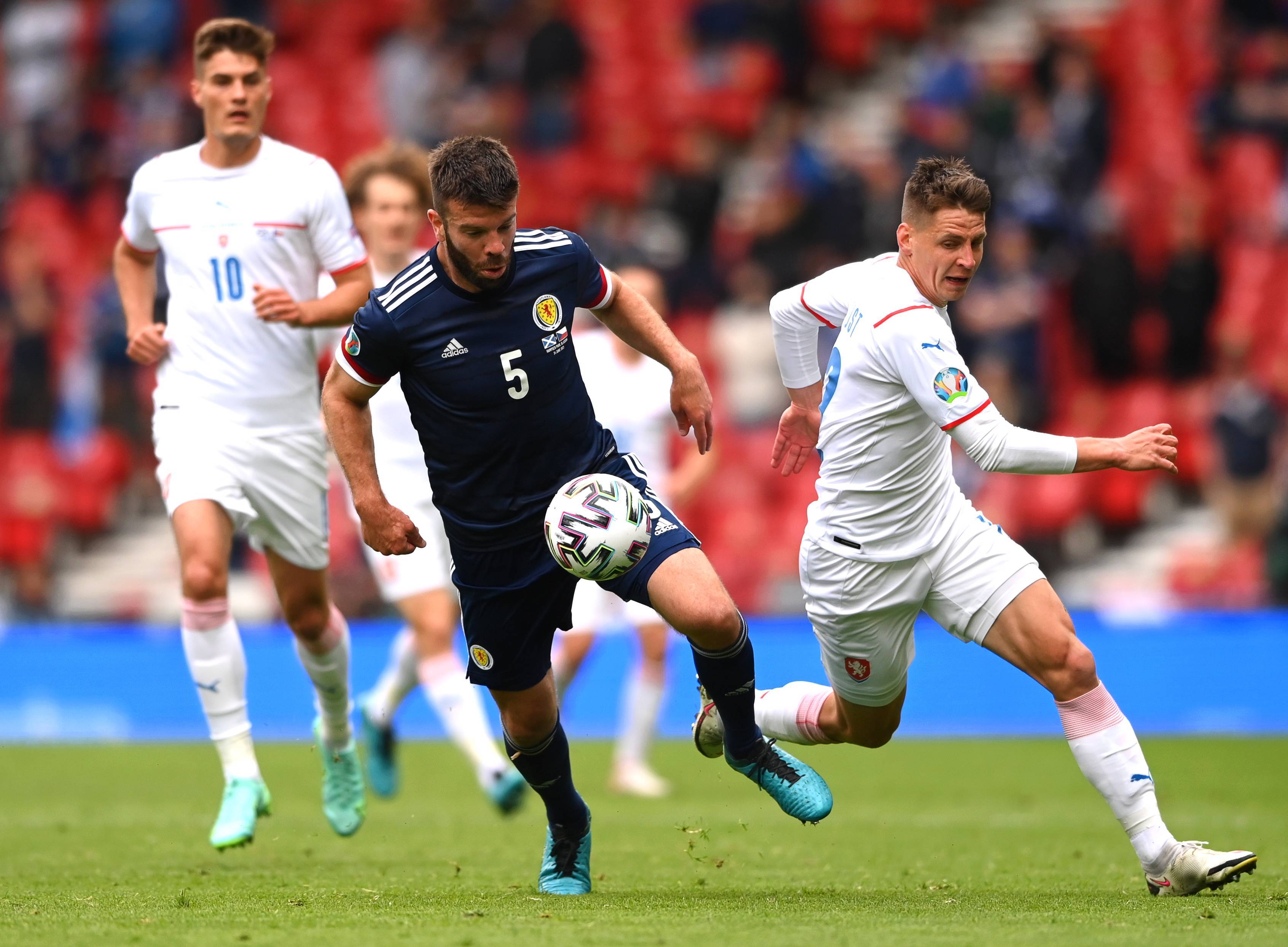 支付薪水与 支付薪水与