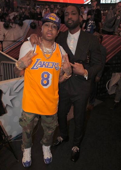 一边是轮换 一边是轮换